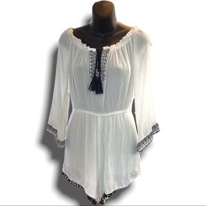 TRUE DESTINY womens shorts romper size Large white black tassle tie crepe cotton